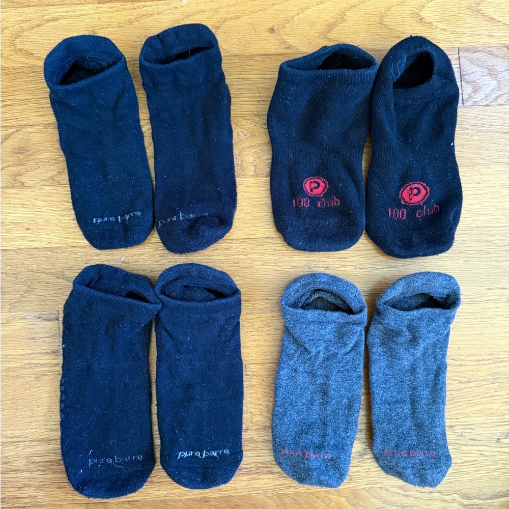 Lot of 4 pure barre sticky grip socks, small